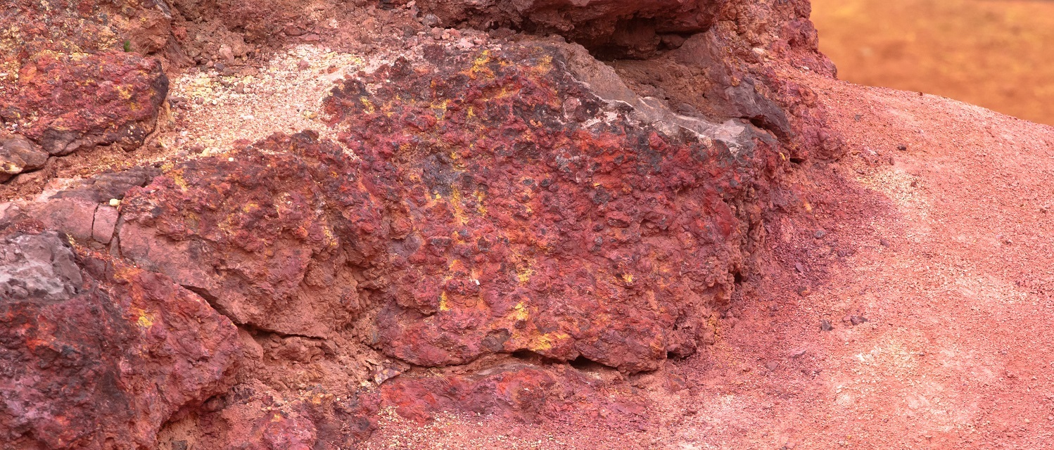 raw bauxite mineral rock